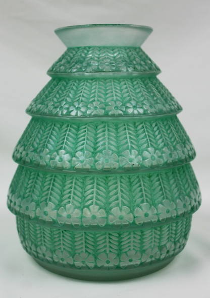 René Lalique 'ferriéres' Vase